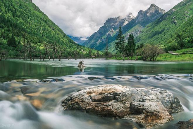 穿毕徒步地理手册：沉浸式穿越神山秘境开元棋牌试玩此生必走！收好四姑娘山长(图5)
