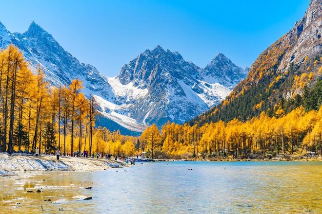 穿毕徒步地理手册：沉浸式穿越神山秘境开元棋牌试玩此生必走！收好四姑娘山长(图15)